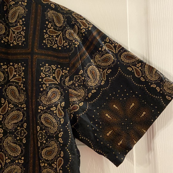 HAIKU Man Shirt size L length 30” bust 40”short sleeve - Picture 3 of 12